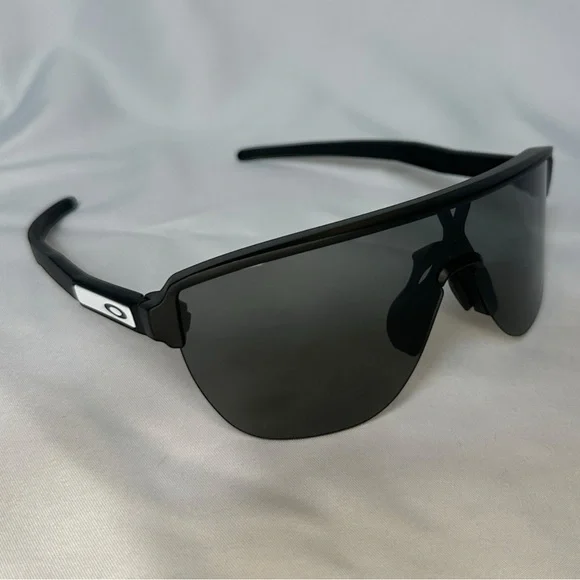 Oakley Corridor Black Prizm Sunglasses With Box - Picture 1 of 7
